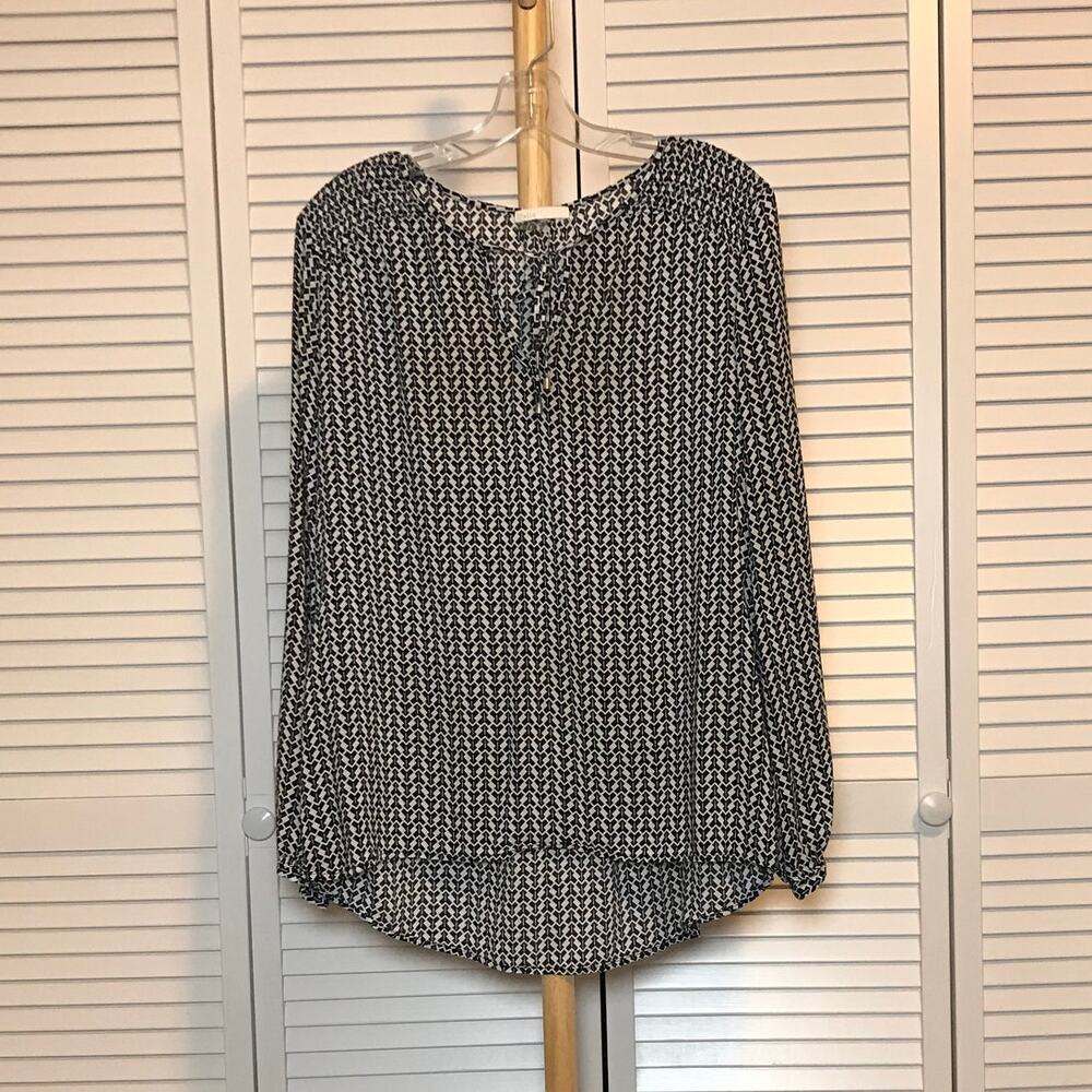 Dalia Geometric Keyhole Neck Long Sleeve Women Blouse L